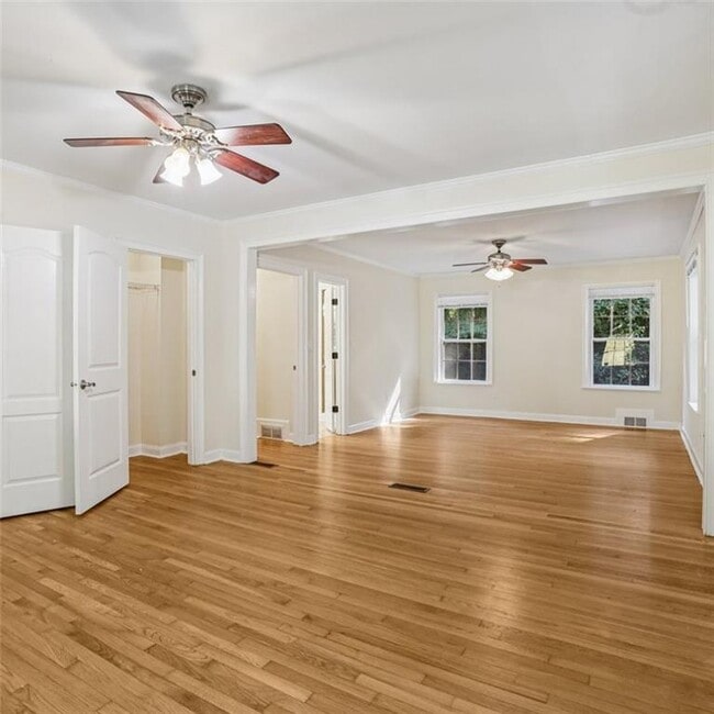 Building Photo - 3859 Peachtree Dunwoody Rd