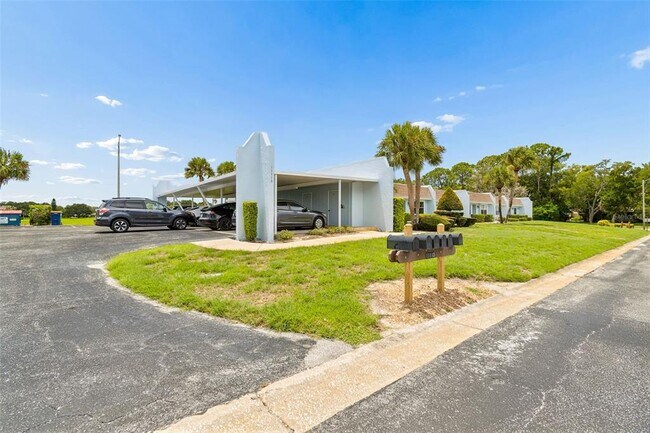 Building Photo - 11110 Carriage Hill Dr