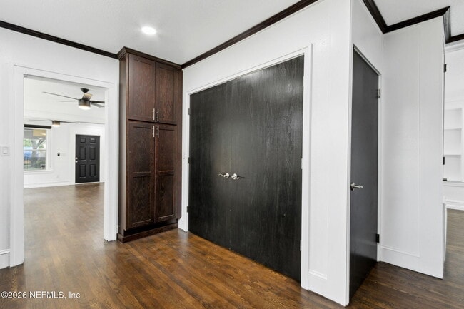 Building Photo - 836 Lynton St