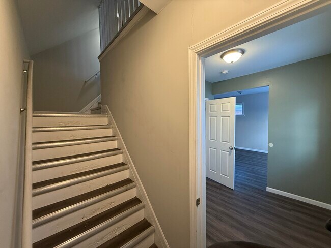 Building Photo - 349 Westminster St