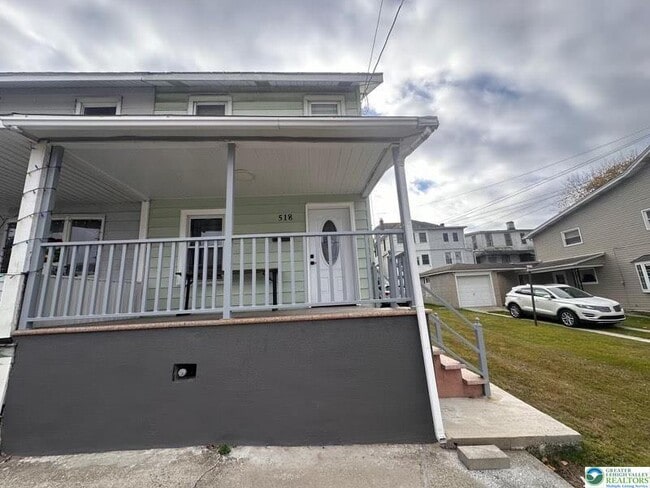 Primary Photo - 518 E Patterson St