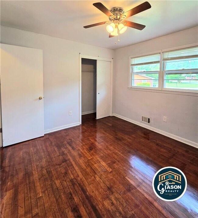 Building Photo - 1227 Dove Ct