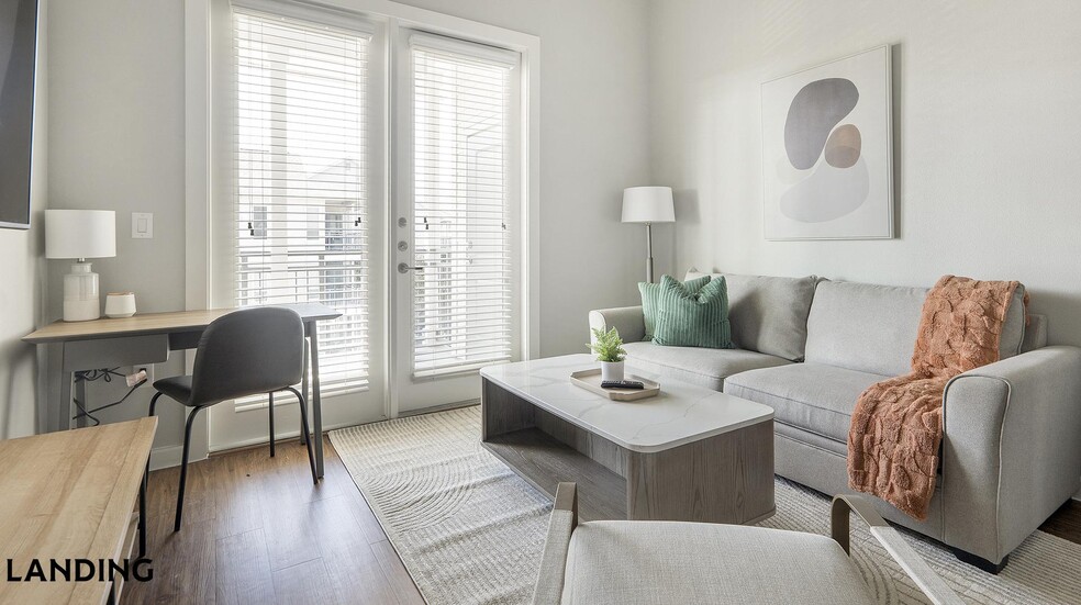 Building Photo - 4300 Cromwell Dr