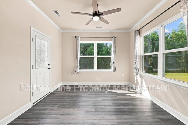 Building Photo - 2230 Bethpage Dr