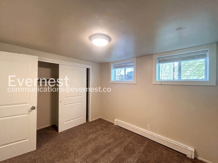 Building Photo - 705 Custer Ave
