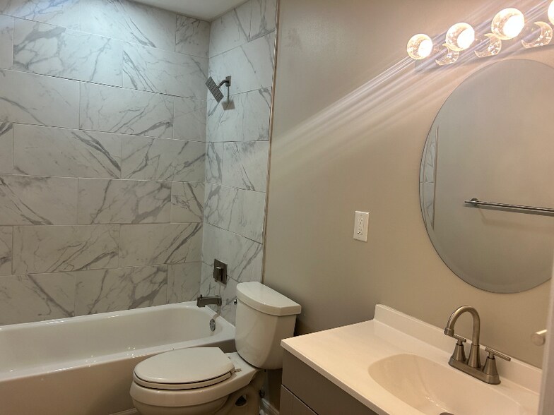 Building Photo - 3217 Hunters Mill Dr