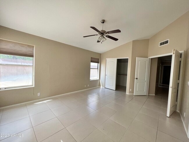 Building Photo - 4205 E Raven Rd