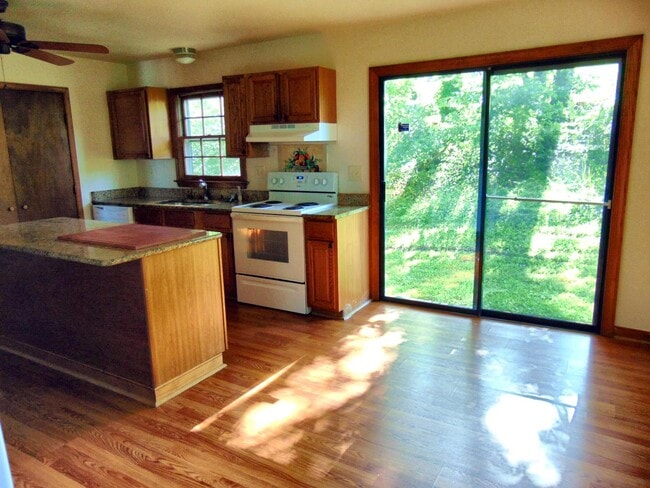 Building Photo - 4903 Goddin Cir