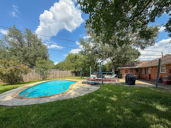 Primary Photo - 8902 Blankenship Dr