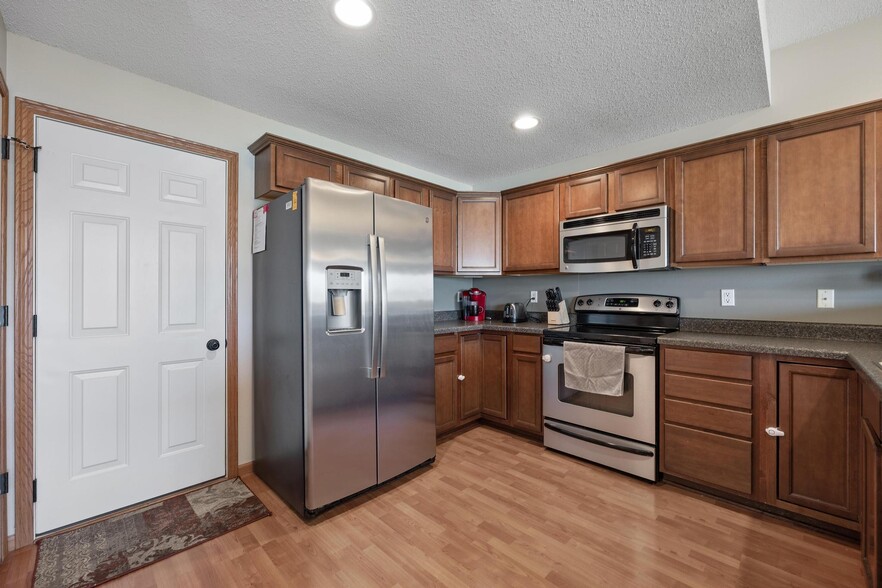 Kitchen - 1839 Goose Lake Cir