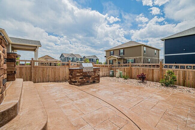 Building Photo - 6037 N Halifax Ct