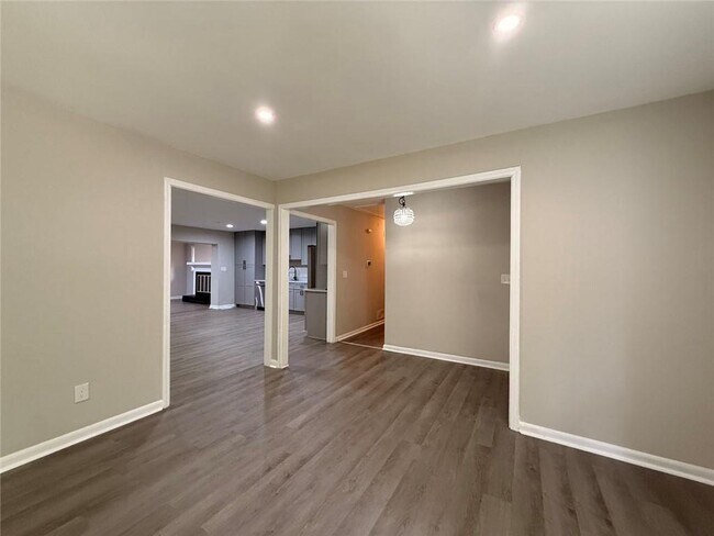 Building Photo - 3891 Artist View Dr