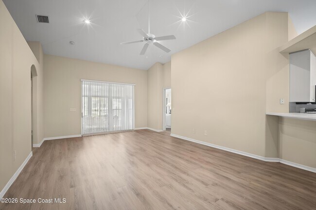 Building Photo - 6924 Renshaw Dr