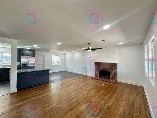 Building Photo - Modern 3-Bed Home with Fireplace, Backyard Entertaining Space & Prime Location