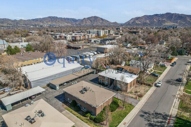 Building Photo - 549 Stringham Ave