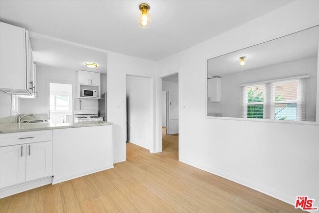 Building Photo - 1542 Harvard St