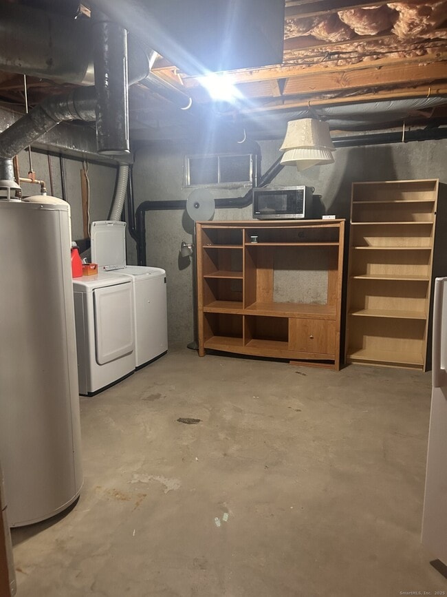 Building Photo - 1367 Hanover Ave