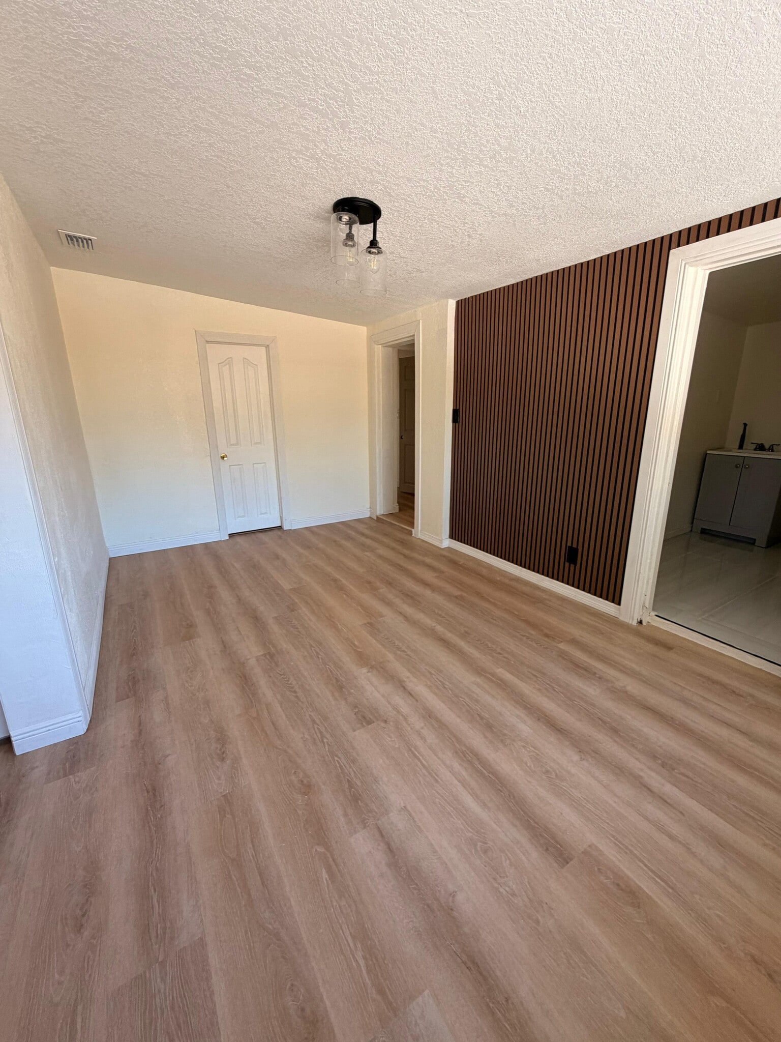 Building Photo - 2304 W Idlewild Ave