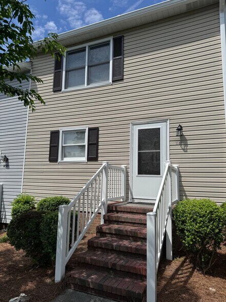 Building Photo - 1131 Glendale Dr