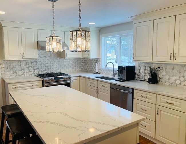 Building Photo - 29 Burke Ln