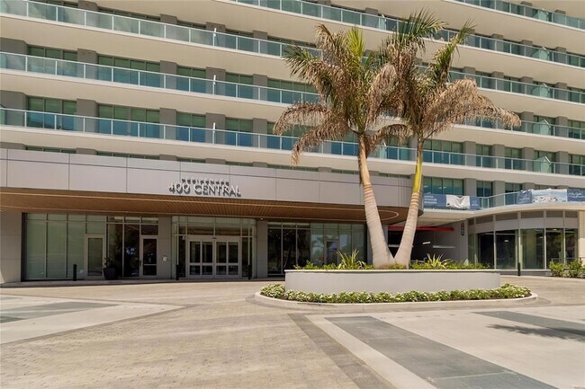 Building Photo - 400 Central Ave