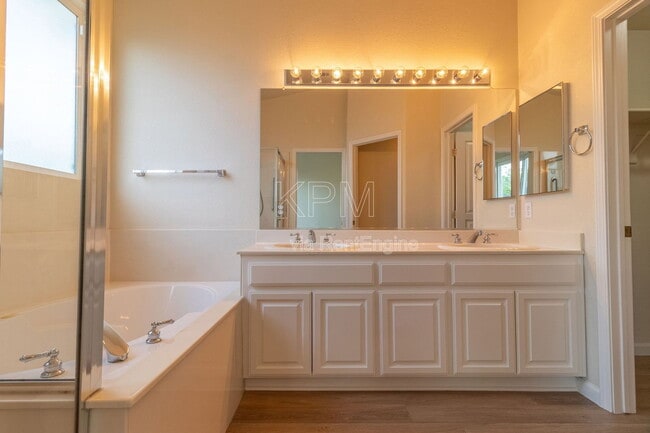 Building Photo - 2609 Magnolia Ct