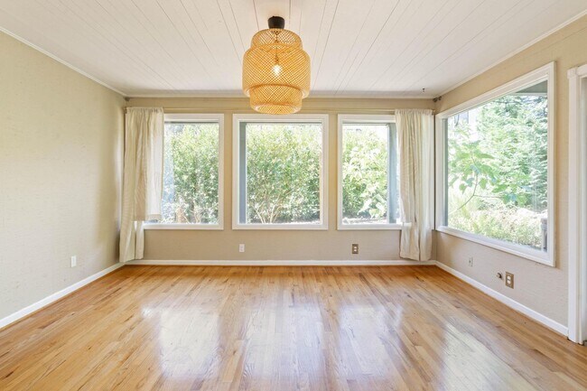 Building Photo - 13745 Cameo Ct