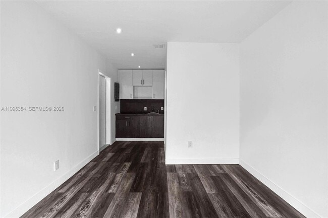 Building Photo - 6640 Evergreen Dr