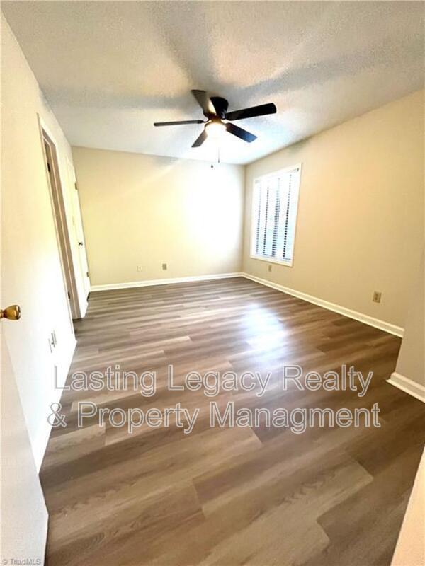 Building Photo - 212 Ridge Forest Ct