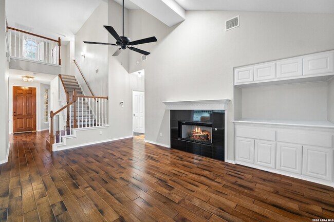 Building Photo - 2634 Lakehills St