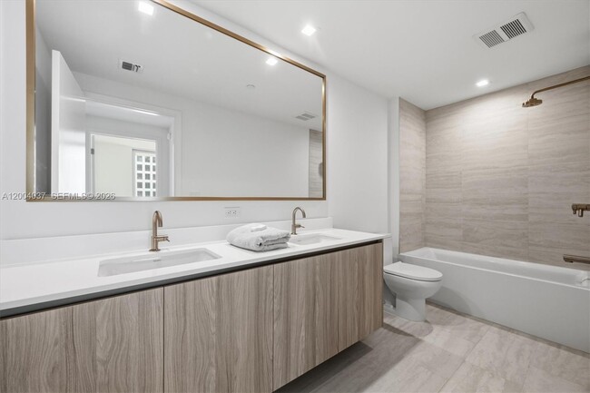 Building Photo - 77 SE 5th St