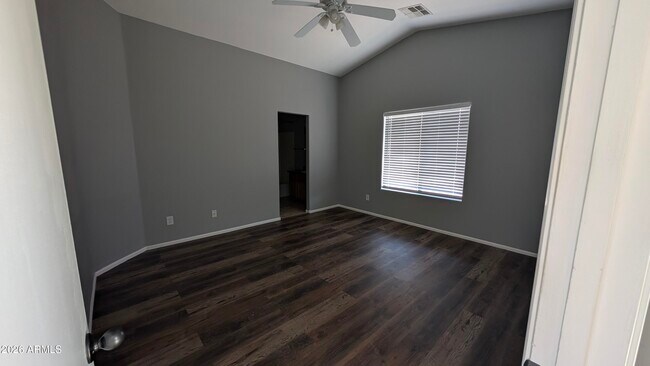 Building Photo - 1377 E Pryor Rd