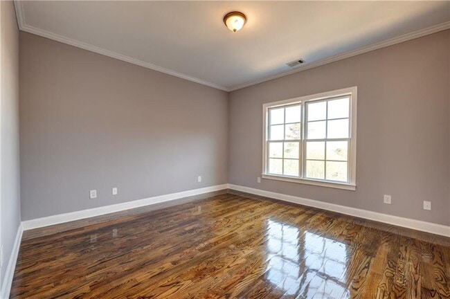 Building Photo - 1049 Highland Village Trail
