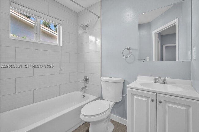 Building Photo - 609 N 46th Ave