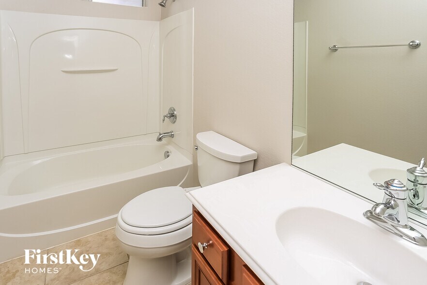 Building Photo - 2744 Cedar Ridge Ln