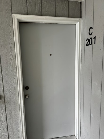 Primary Photo - 150 SE Barrington Dr