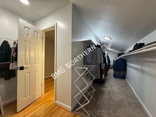 Building Photo - 404 Onondio Cir SE