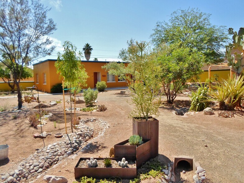 Building Photo - 716 N Palo Verde Blvd