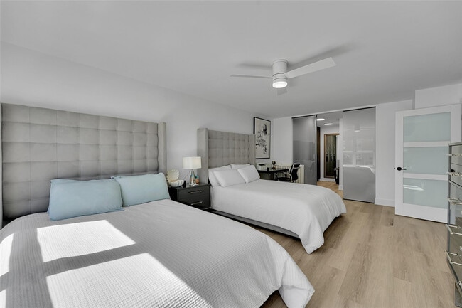 Building Photo - 405 N Ocean Blvd