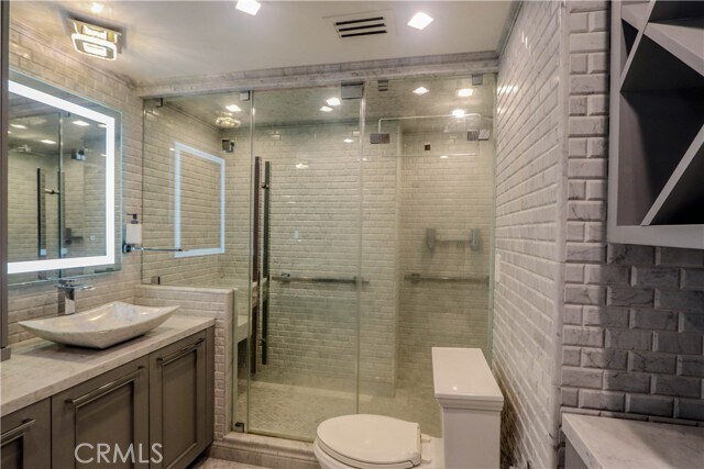 Building Photo - 2160 Century Pk E