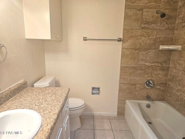 Building Photo - 6832 Escondido Dr