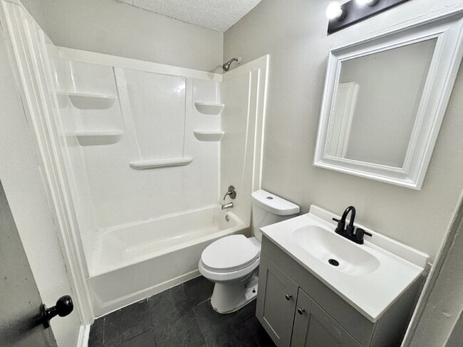 Building Photo - 1862 Farrington St