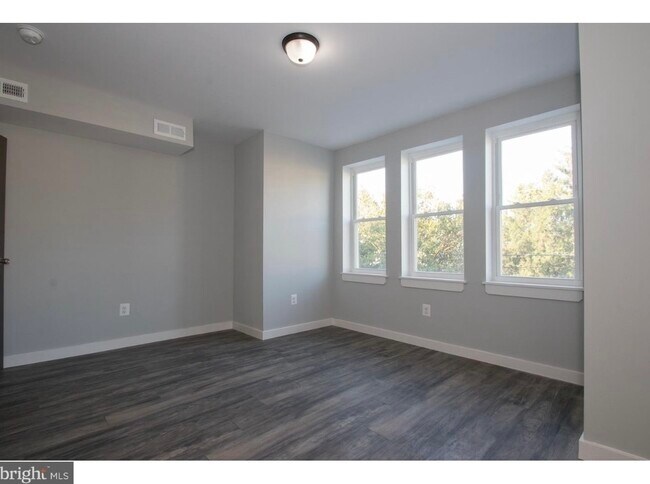 Building Photo - 1815 N 59th St