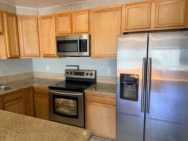 Building Photo - 433 Autumn Dr