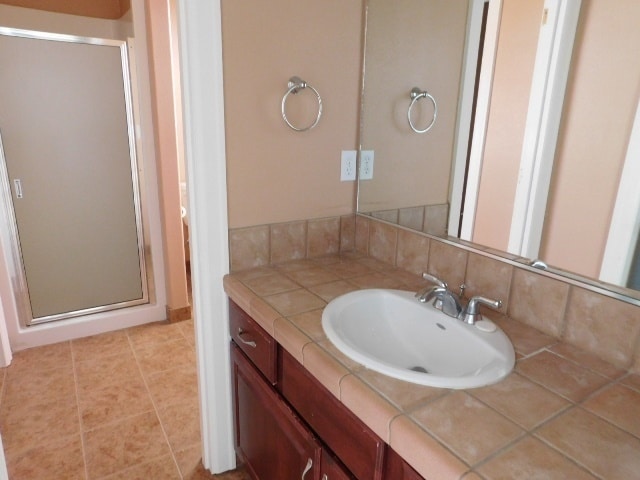 Building Photo - 3Bd/3Ba Single Story House - Available Ear...