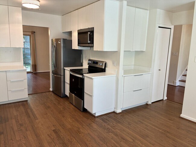 Building Photo - 4834 King Solomon Dr