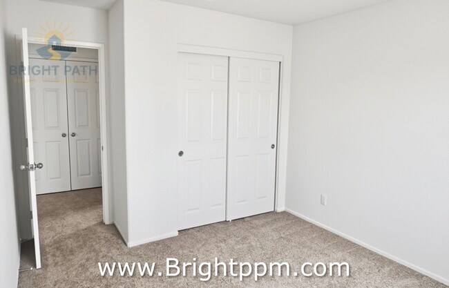 Building Photo - 67411 Rio Rosalia Dr