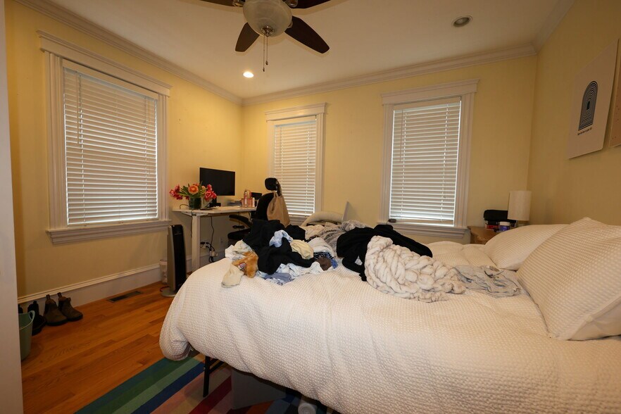 Building Photo - 127 Nonantum St