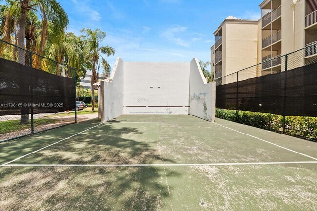Building Photo - 8373 Lake Dr