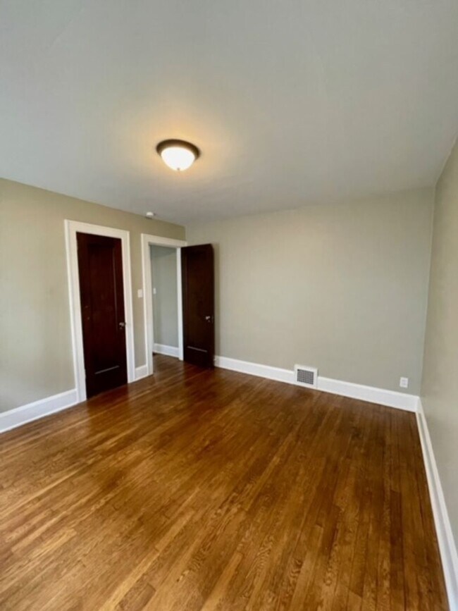 Building Photo - 356 18th St NW